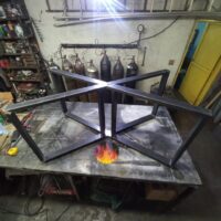 Mesa de bilhar e jantar Nexus, caçapas embutidas, pé de ferro